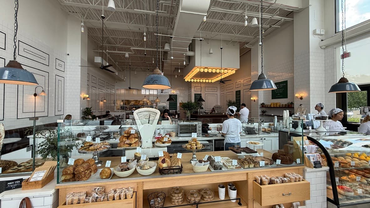 파리의 격조와 지중해의 위로가 교차하는 공간, ‘타테-Tatte Bakery & Café’가 복제해 낸 아날로그 오아시스