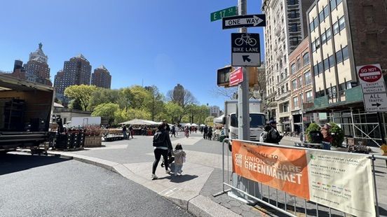 도시의 심장이 흙 내음을 머금다: 유니언 스퀘어 그린마켓이 지킨 50년의 유산