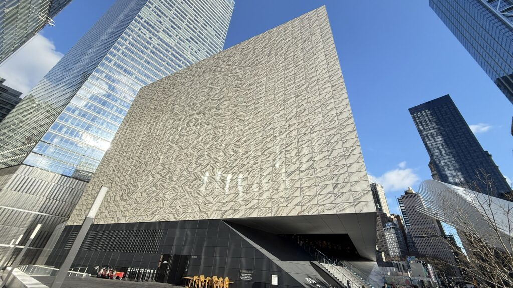 빛과 공간의 변주: 뉴욕 펄먼 공연예술센터(PAC NYC)의 미학적 성취