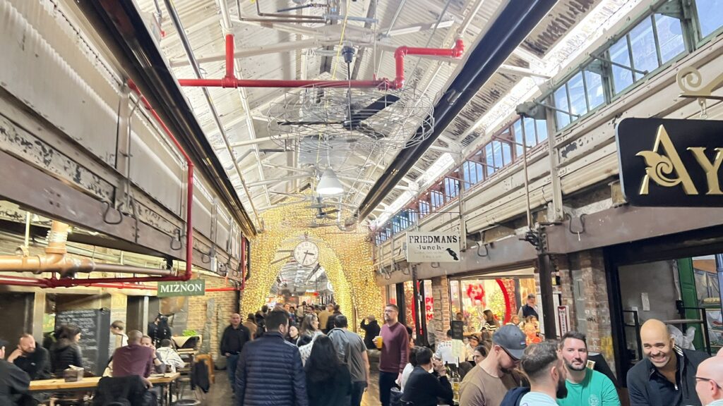 [Opinion] 알고리즘이 빚어낸 거울 나라: 포스트 투르스(Post-Truth) 사회 2.0의 정의와 실존적 위기