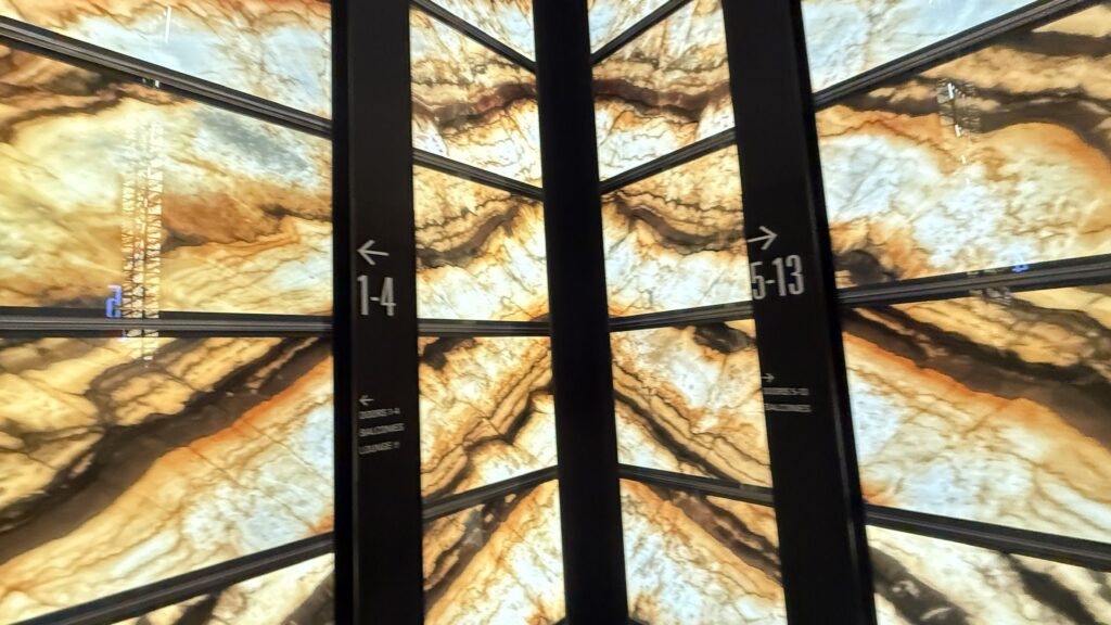 빛과 공간의 변주: 뉴욕 펄먼 공연예술센터(PAC NYC)의 미학적 성취