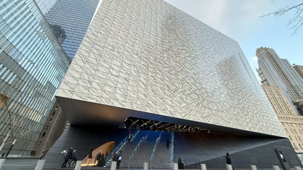 빛과 공간의 변주: 뉴욕 펄먼 공연예술센터(PAC NYC)의 미학적 성취