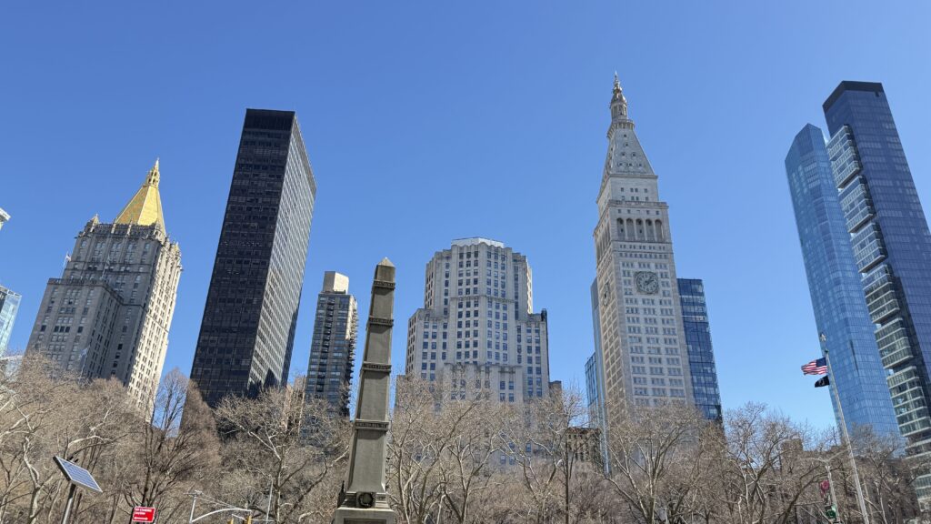 [Spring in New York] 브로드웨이의 도보 산책 (I): 40가에서 23가까지, 패션과 광장이 빚어낸 미드타운의 리듬