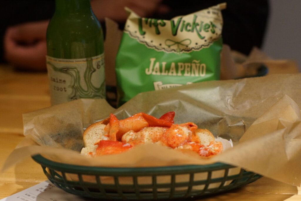 [현장 리포트] 갑갑한 코트를 벗고 바다를 한 입 베물다: 여름을 맞이하는 뉴요커의 의식