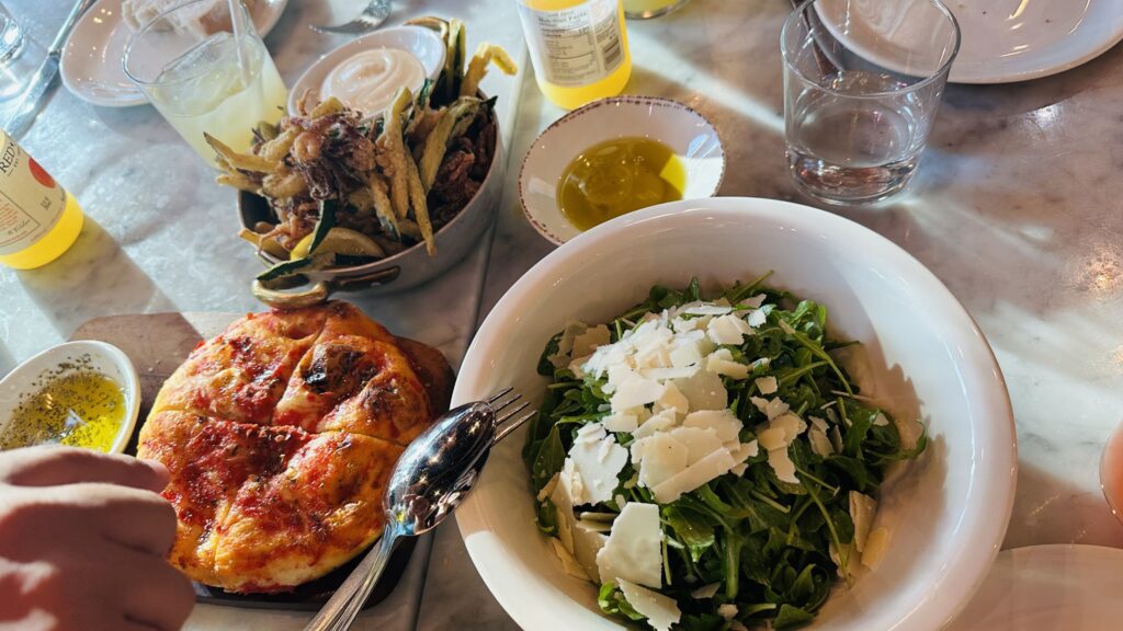 천사의 날개 아래 차려진 이탈리아의 성찬: 이탈리 뉴욕 다운타운(Eataly NYC Downtown)