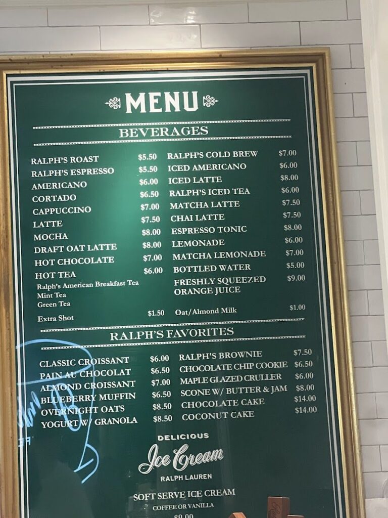 매디슨 에비뉴 888번지의 우아한 휴식: 랄프 커피가 제안하는 아메리칸 클래식의 정수