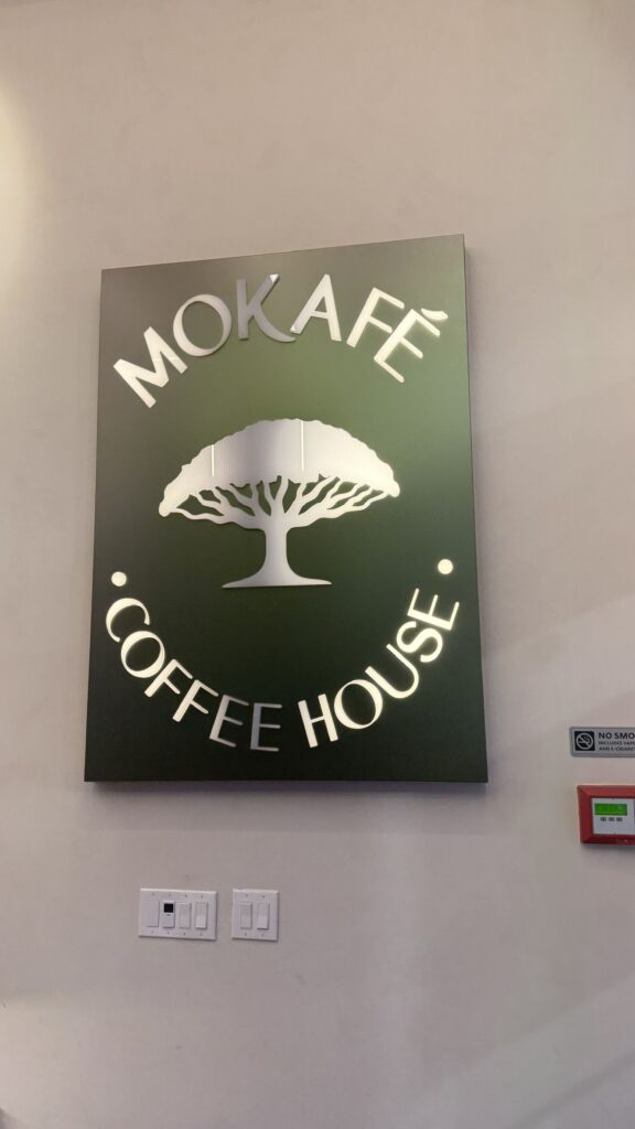 [미식 비평] 증기의 서사, 도시의 여백을 채우다: 모카페(Mokafe)가 제안하는 아날로그의 현대적 전회