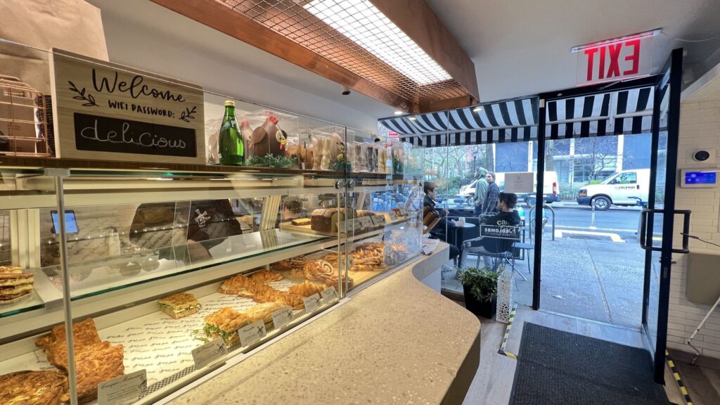 천 개의 잎사귀가 빚어낸 뉴욕의 우아한 휴지기- Mille-feuille Bakery & Café