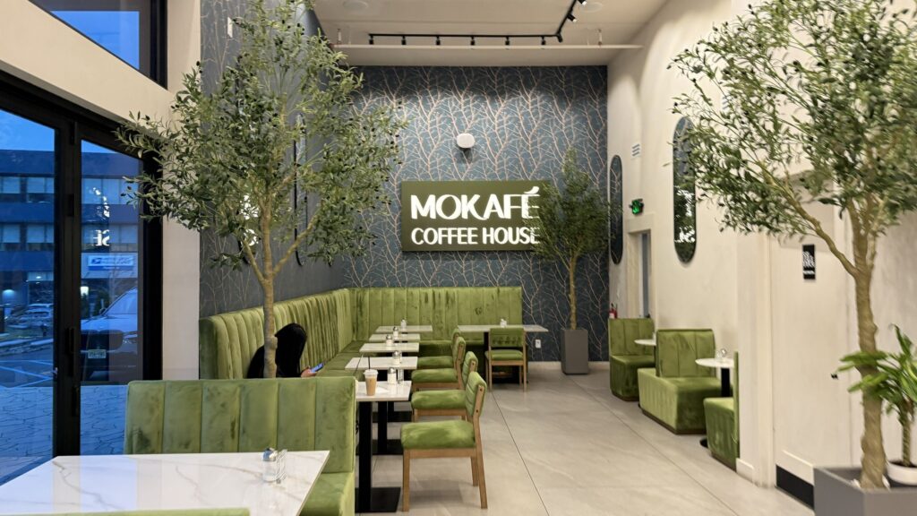 [미식 비평] 증기의 서사, 도시의 여백을 채우다: 모카페(Mokafe)가 제안하는 아날로그의 현대적 전회