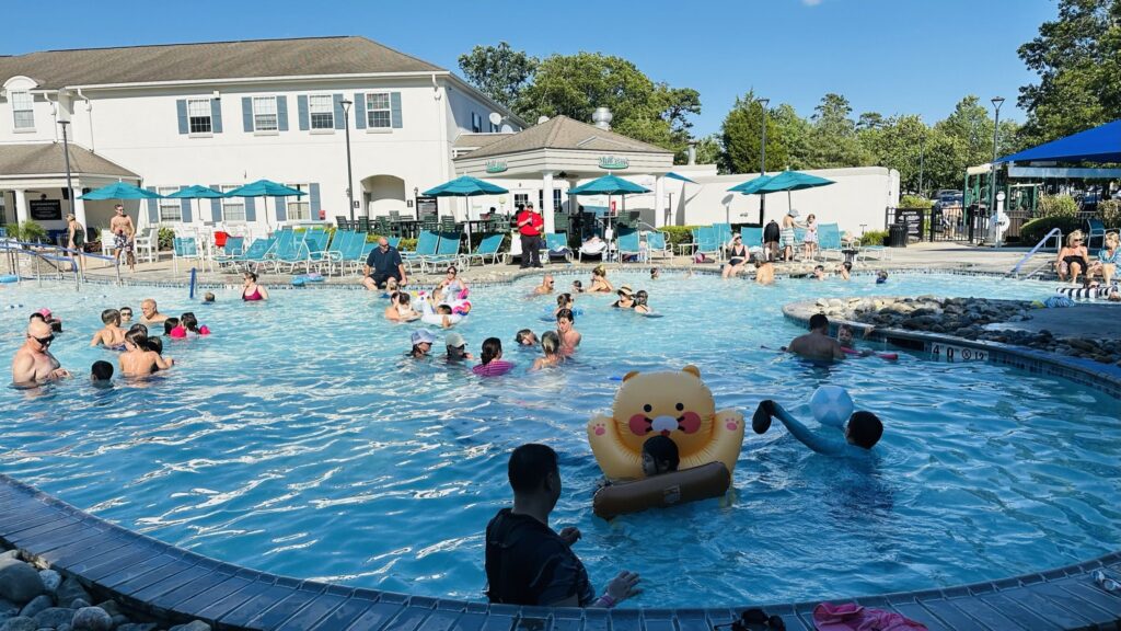숲의 침묵 속에 깃든 집의 원형: 메리어트 페어웨이 빌라(Marriott’s Fairway Villas) 탐방기