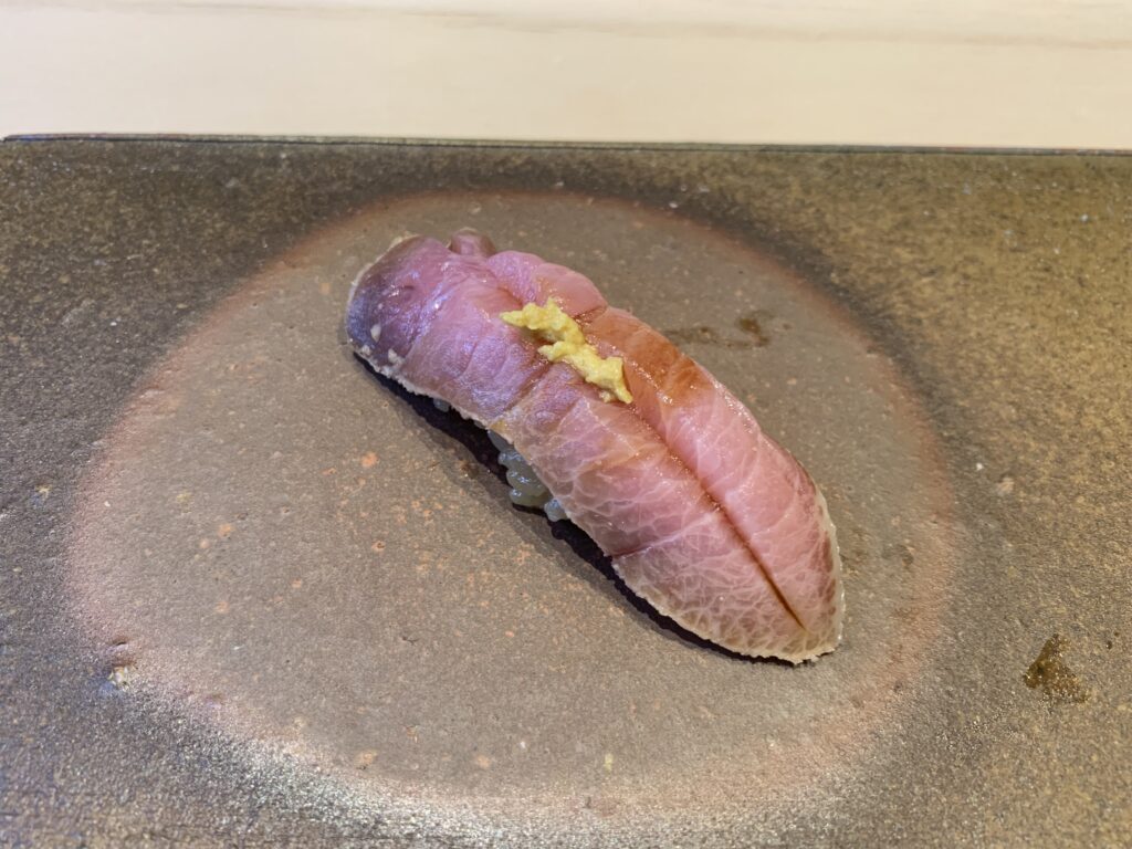 엄숙함을 벗어던진 일식의 신인류, 오마카세의 문턱을 깨부수다: 맨해튼 ‘본다이 스시(Bondi Sushi)’가 이끄는 캐주얼 프리미엄 혁신